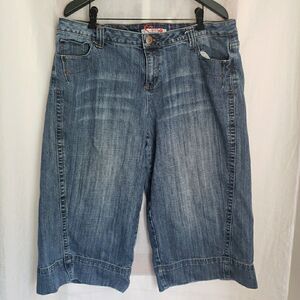 Wah Jeans Denim Capri Womens Plus Size 18W Light Wash Stretch Jeans